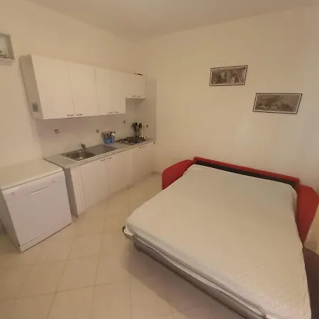 Pizzo Beach Club 26g Апартаменты *